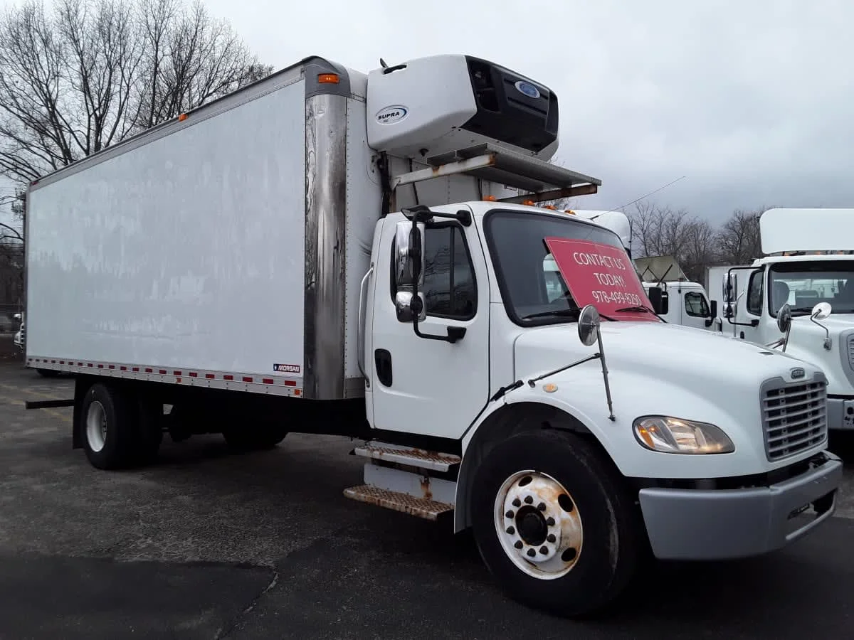 2019 Freightliner M2 106 - image 3
