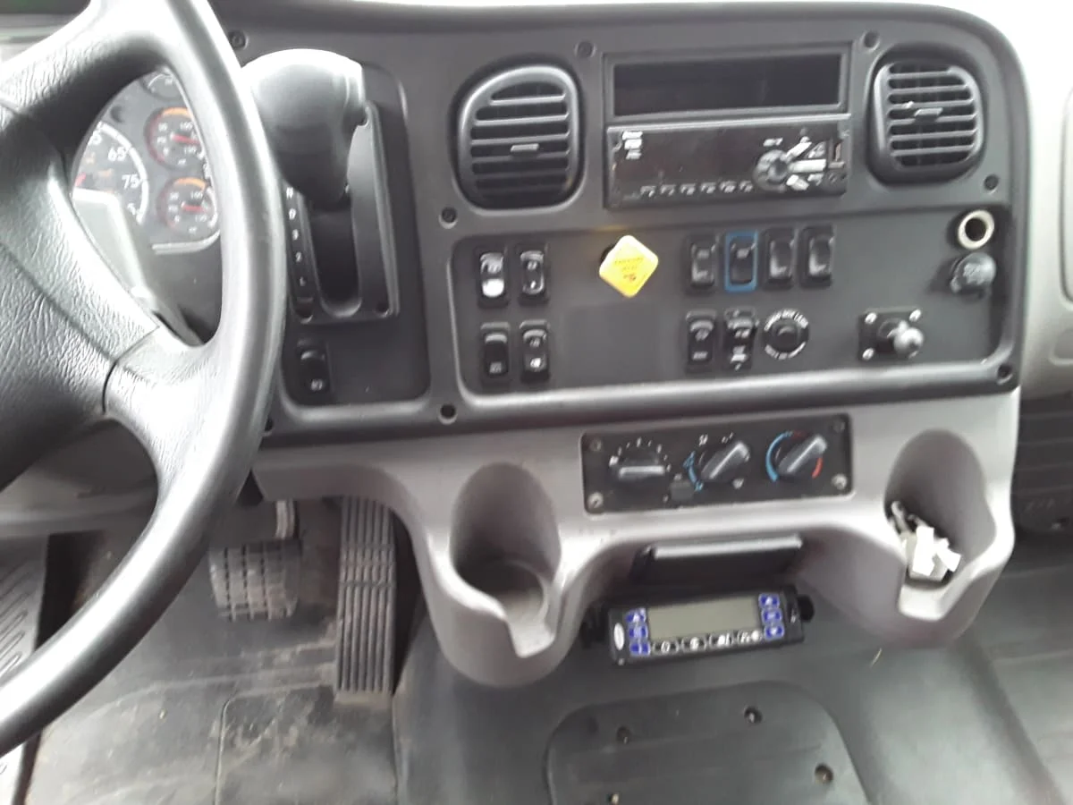 2019 Freightliner M2 106 - image 13