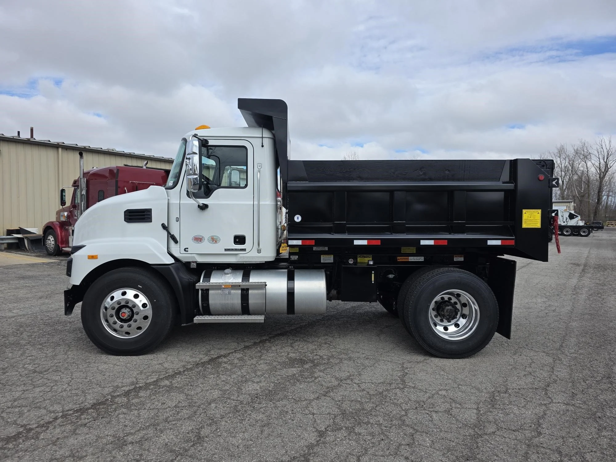 2027 Mack MD in Findlay, OH — photo 3