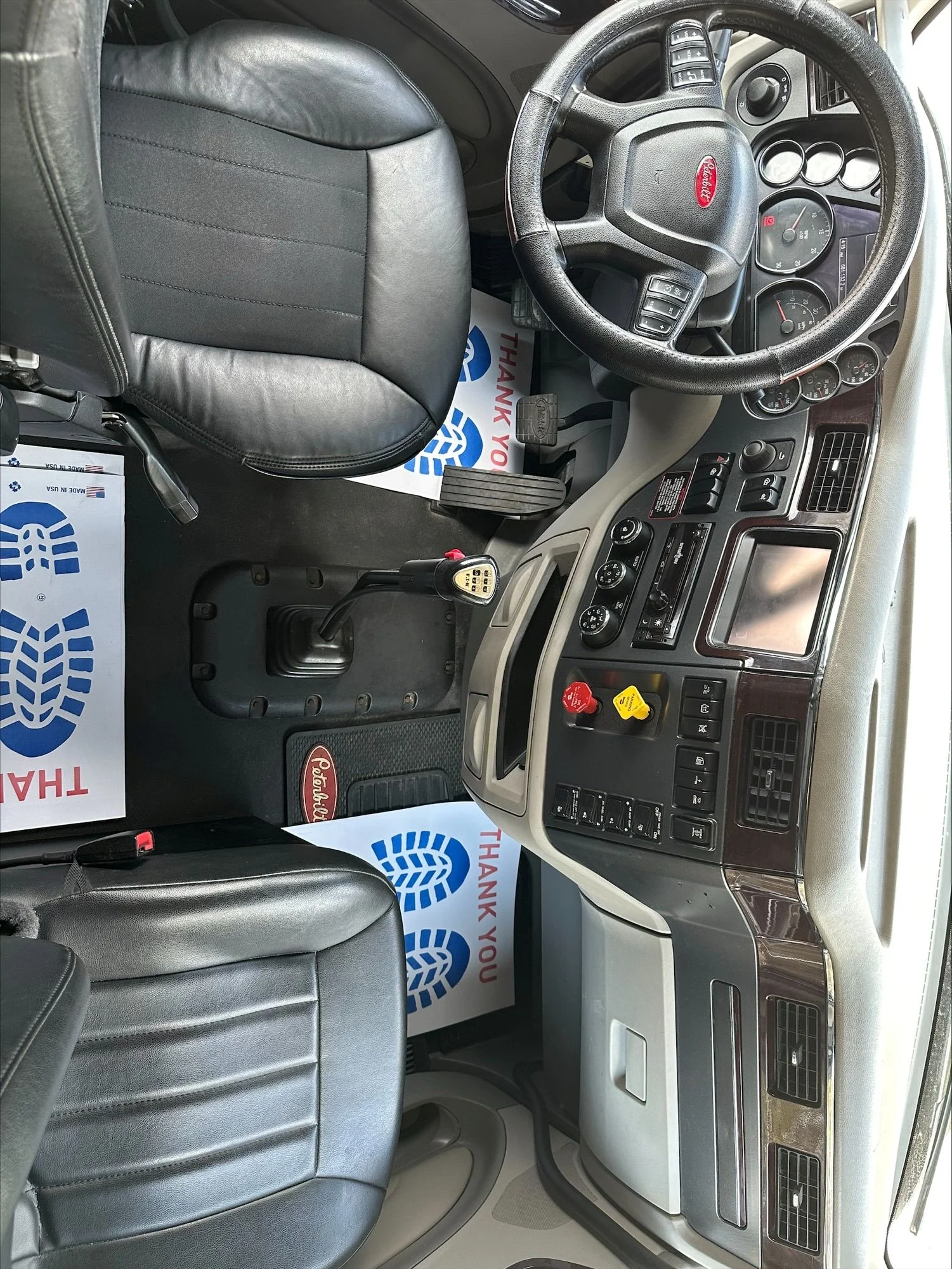 2018 Peterbilt 579 - image 9