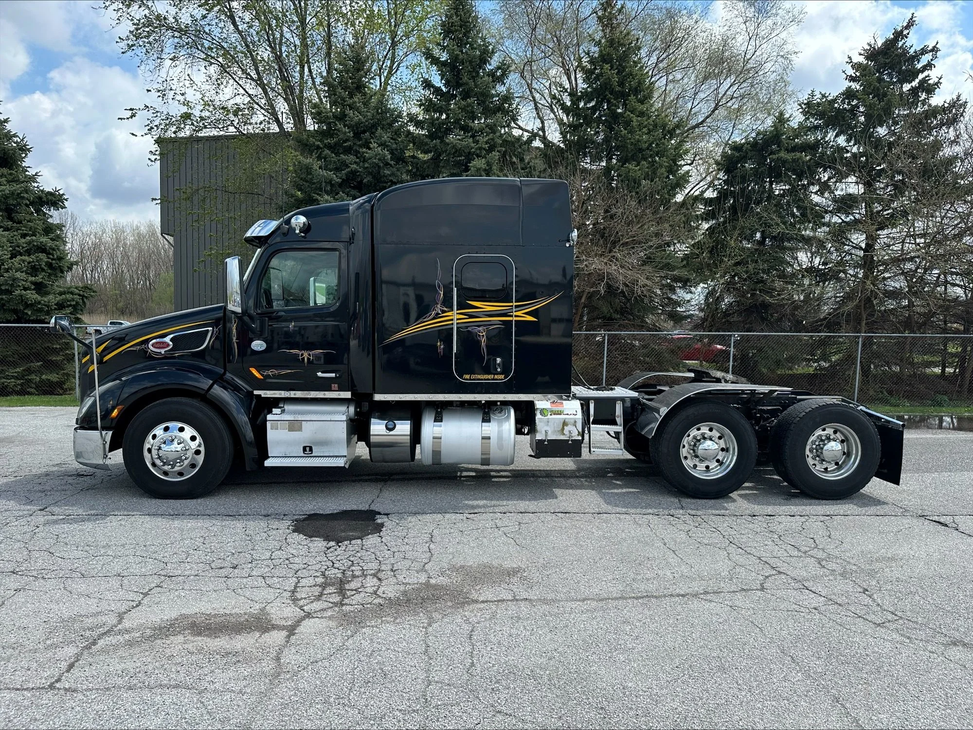 2018 Peterbilt 579 - image 5