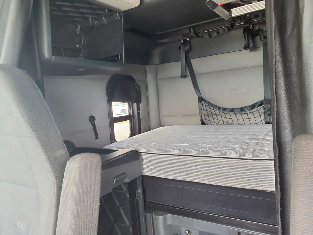 2020 Freightliner Cascadia in Indianapolis, IN — photo 8