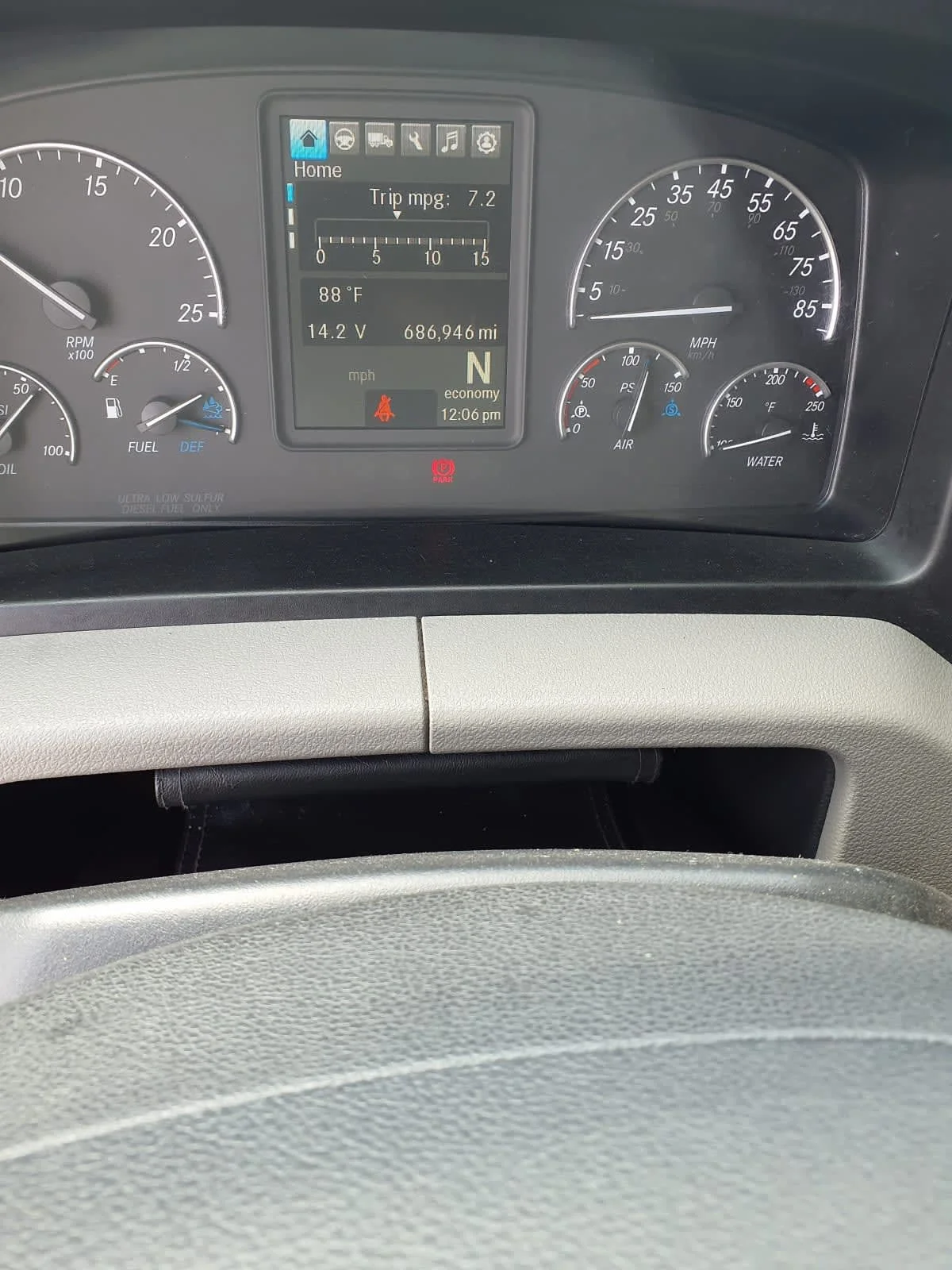 2020 Freightliner Cascadia in Indianapolis, IN — photo 10