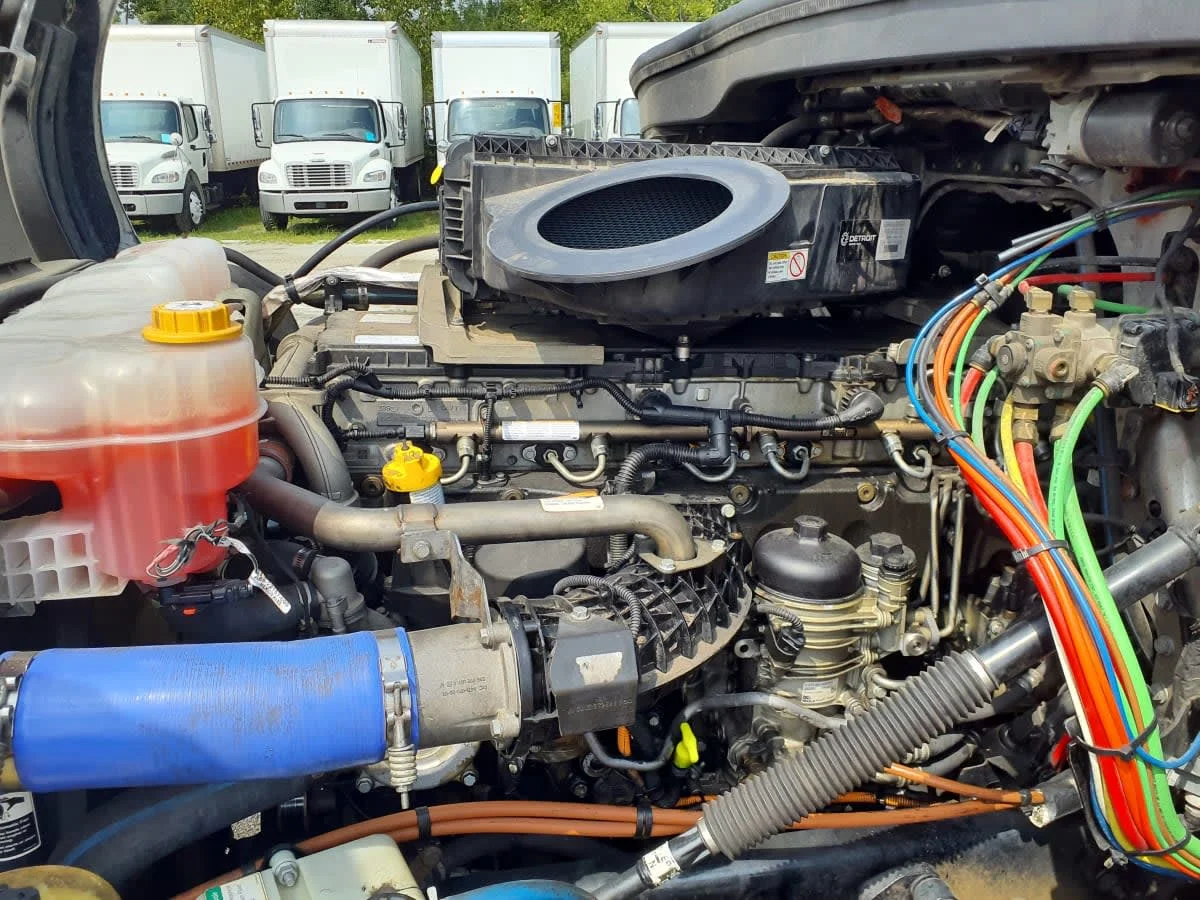 2020 Freightliner Cascadia in Indianapolis, IN — photo 13