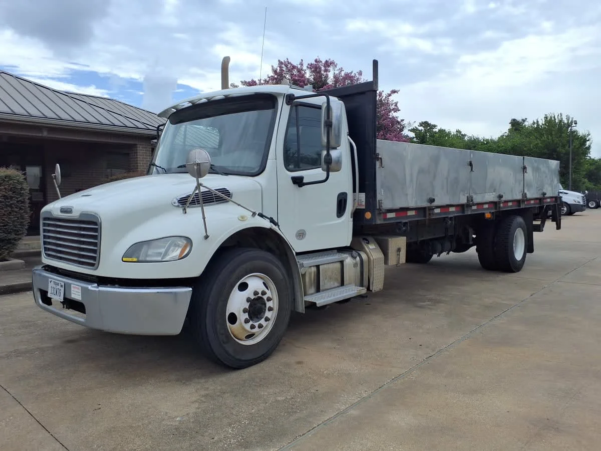 2019 Freightliner M2 106