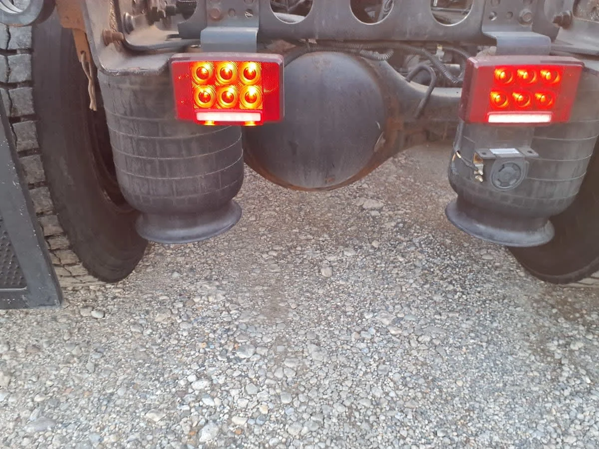 2019 International LT in Bensalem, PA — photo 12