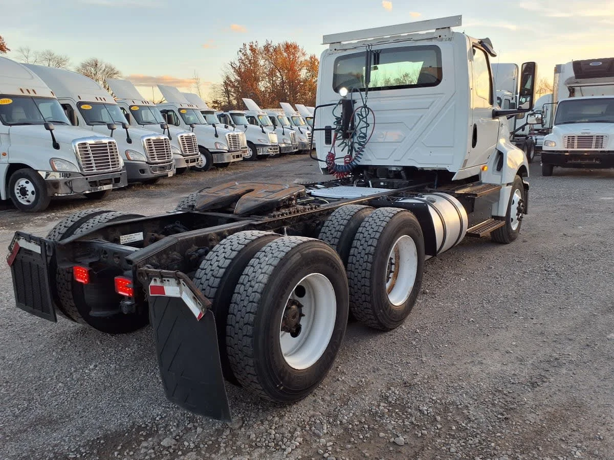 2019 International LT in Bensalem, PA — photo 4