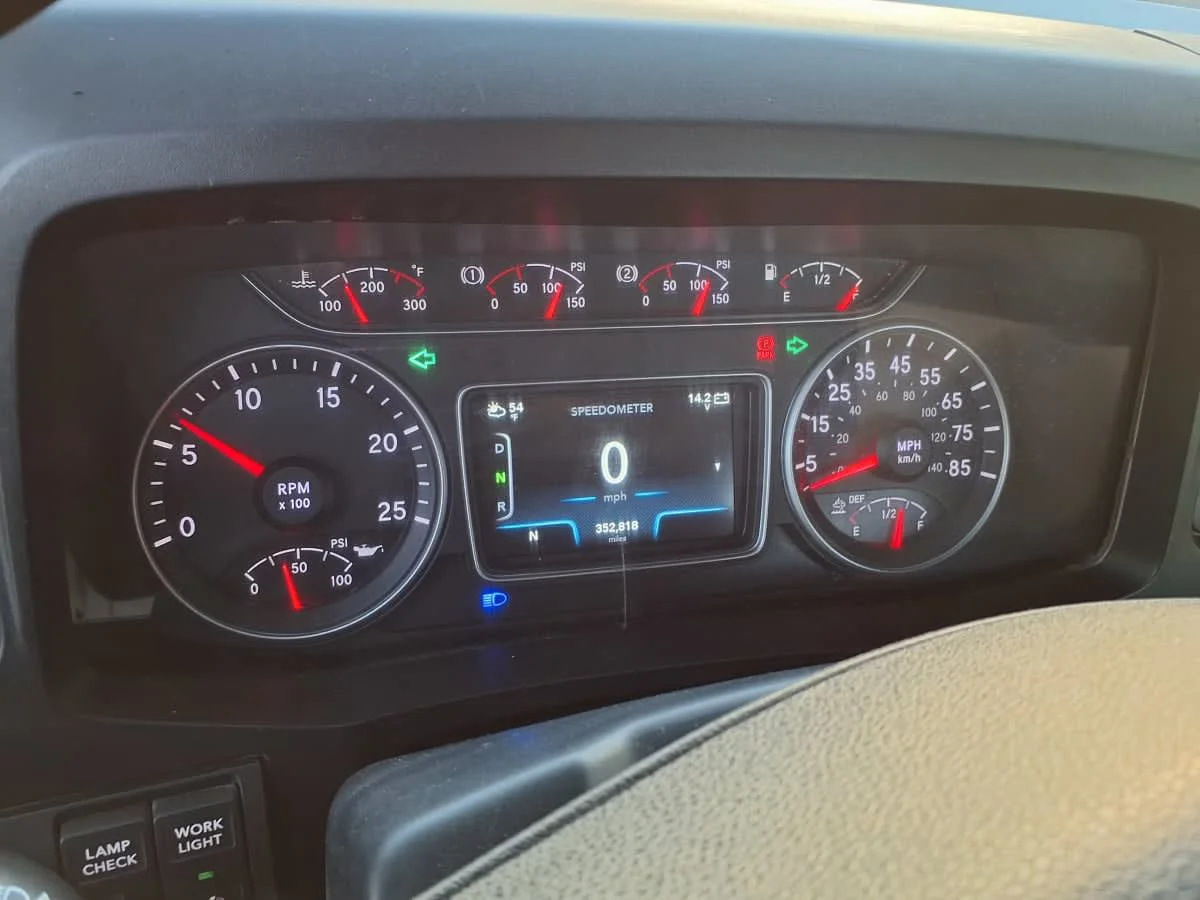 2019 International LT in Bensalem, PA — photo 10