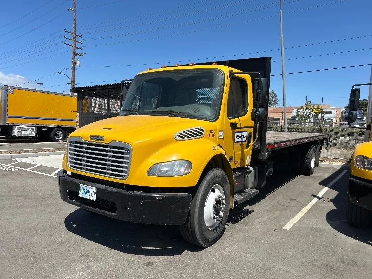 2020 Freightliner eM2 in Fresno, CA — photo 3