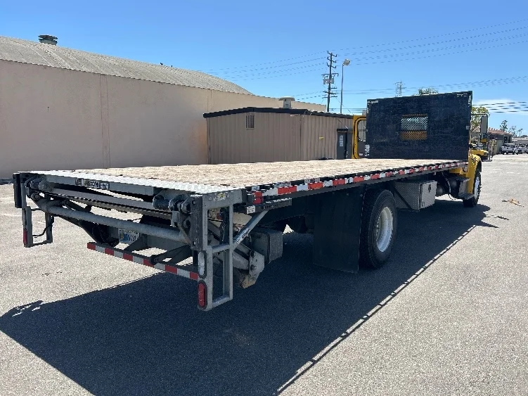 2020 Freightliner eM2 in Fresno, CA — photo 10