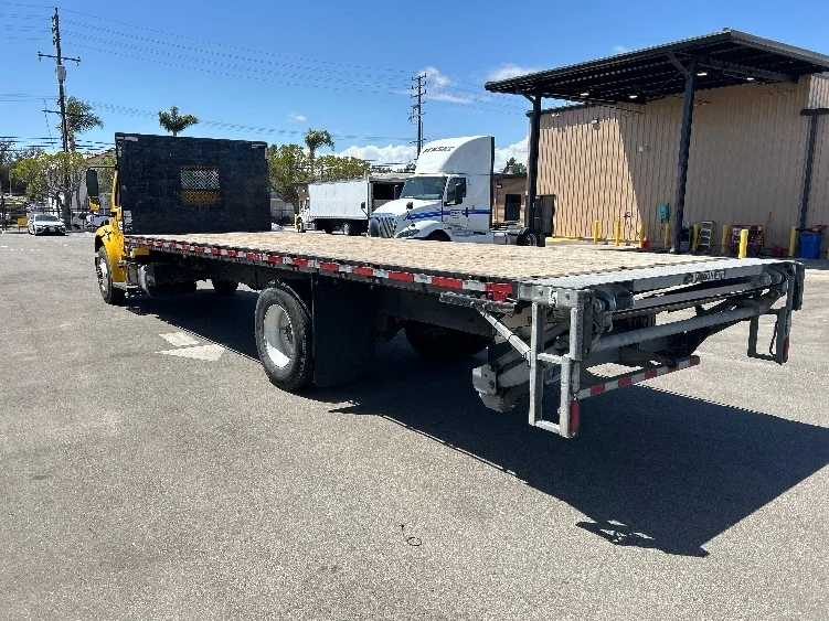 2020 Freightliner eM2 in Fresno, CA — photo 6