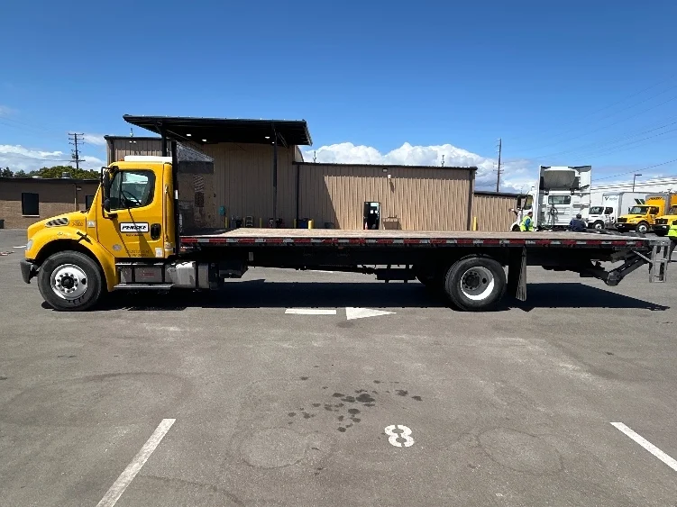 2020 Freightliner eM2 in Fresno, CA — photo 4
