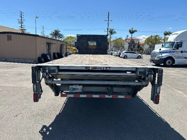 2020 Freightliner eM2 in Fresno, CA — photo 7