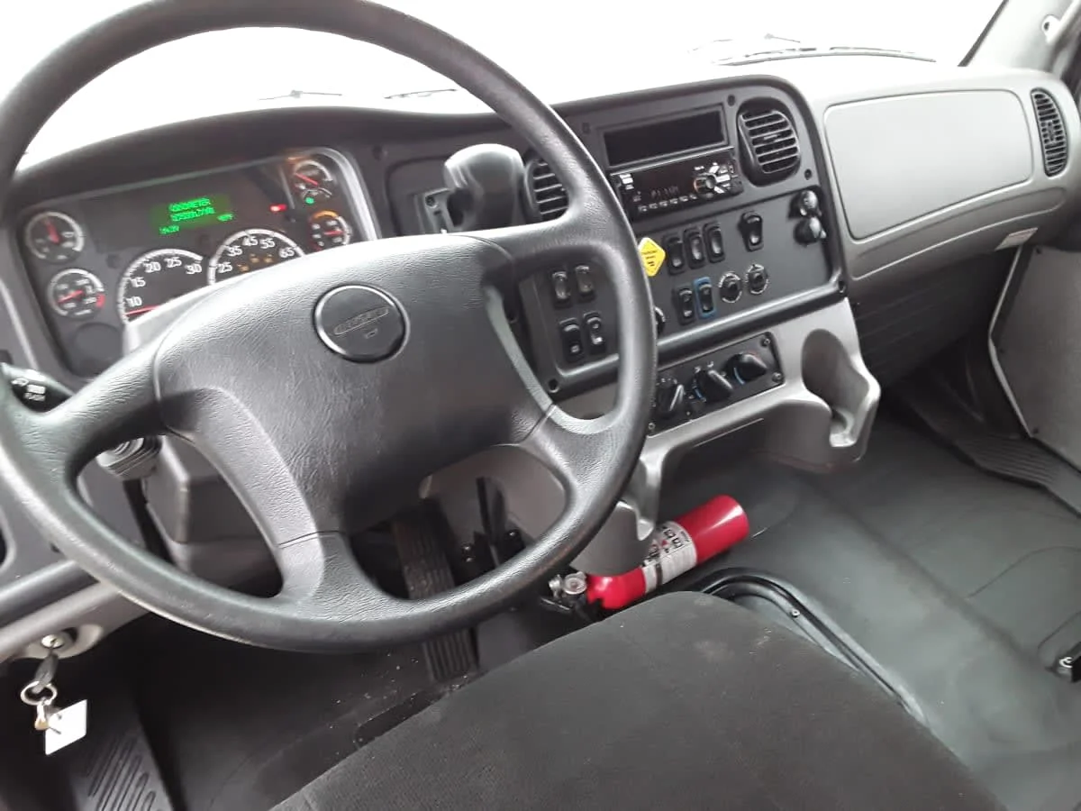 2020 Freightliner M2 106 - image 11