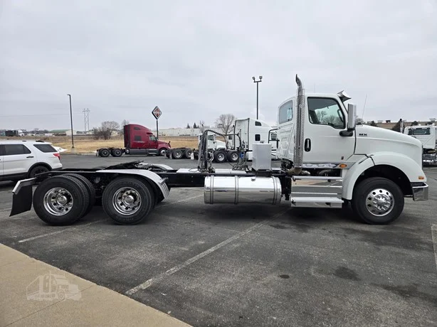 2025 International HX in MN — photo 4