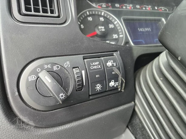 2025 International HX - image 29