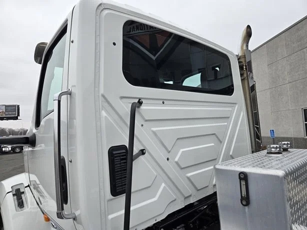 2025 International HX - image 12