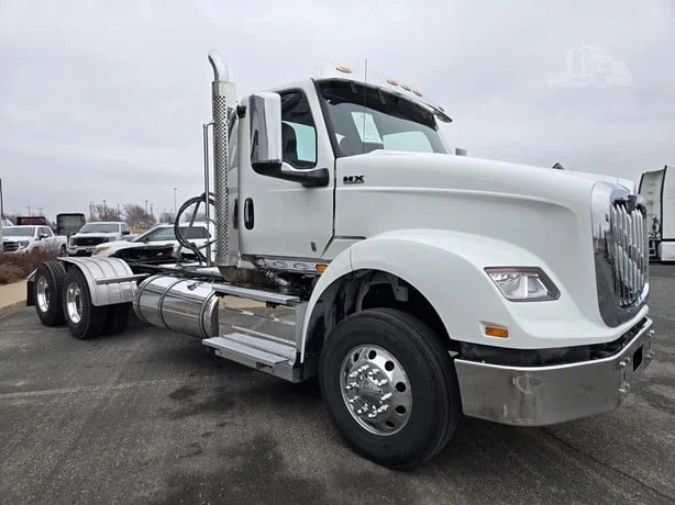 2025 International HX - image 3