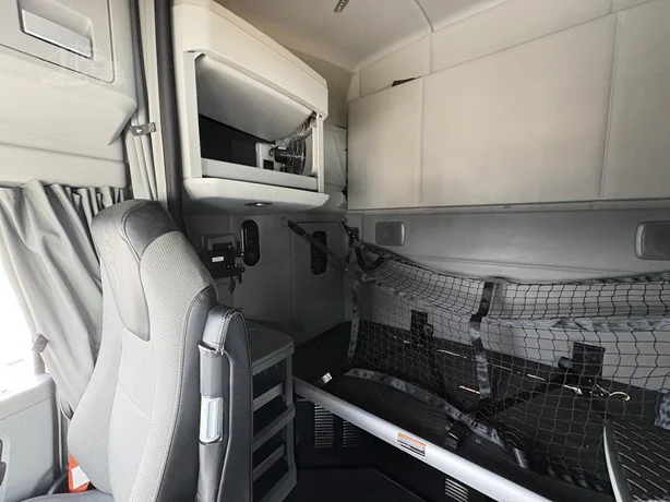 2021 Kenworth T680 - image 14