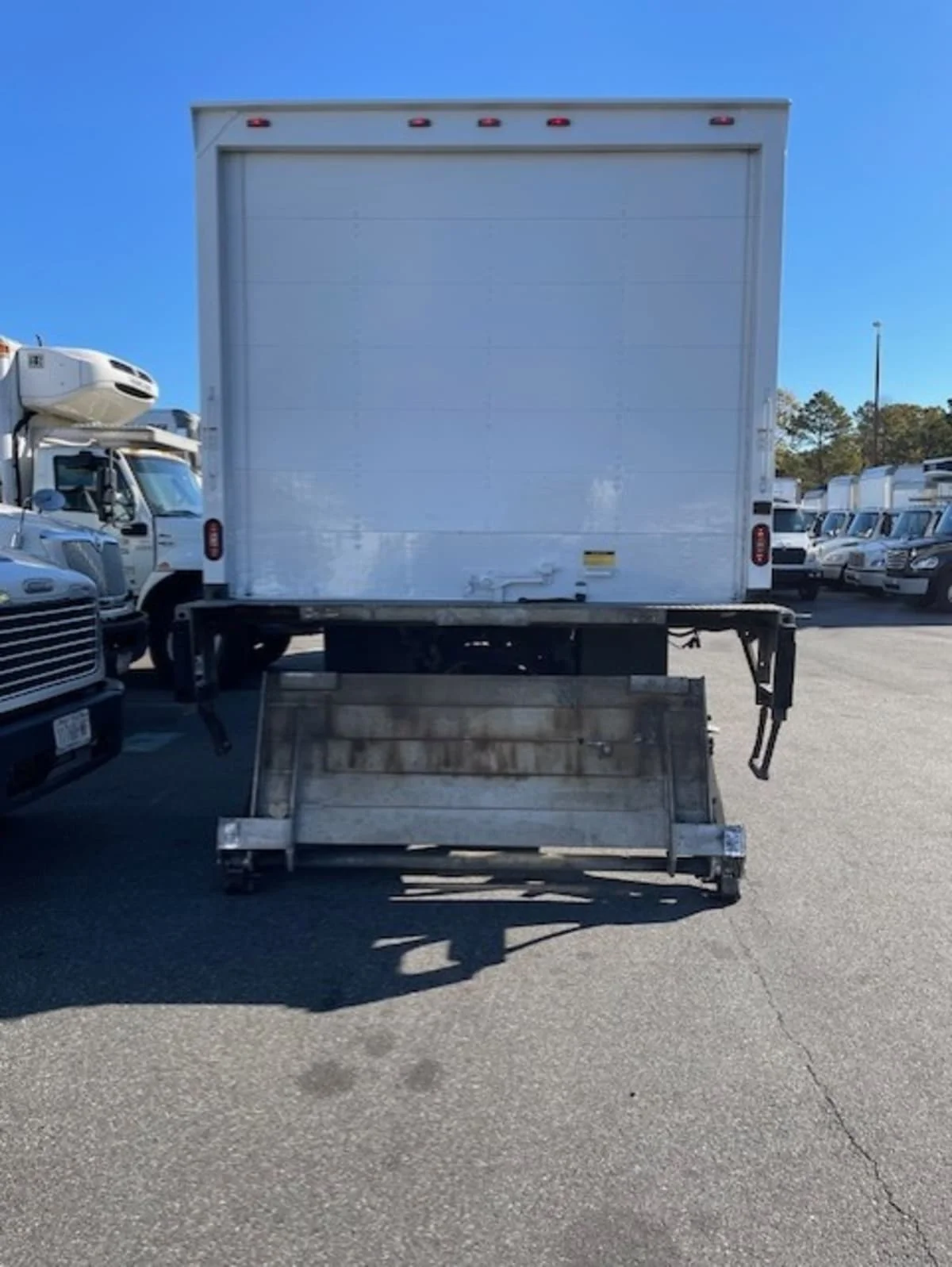 2017 Freightliner M2 106 - image 11