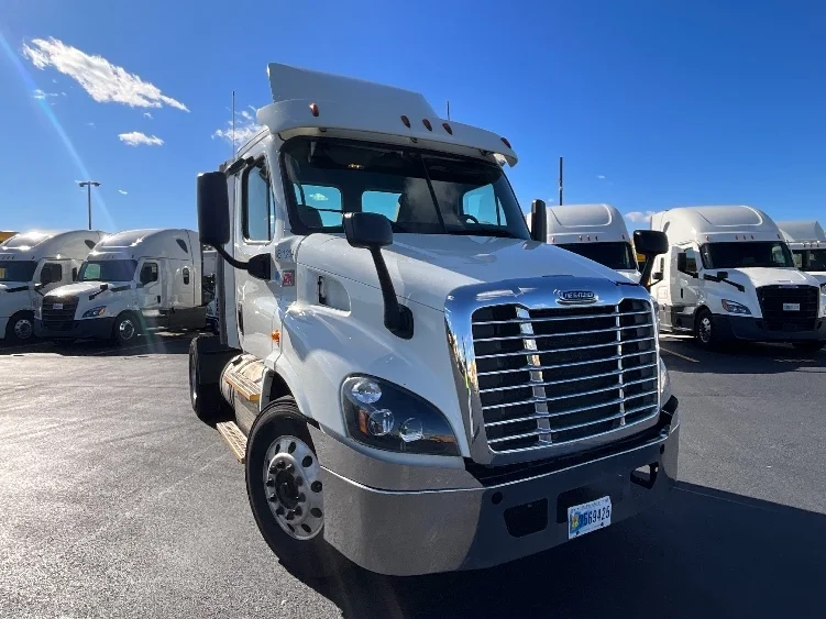 2018 Freightliner Cascadia in La Porte, IN