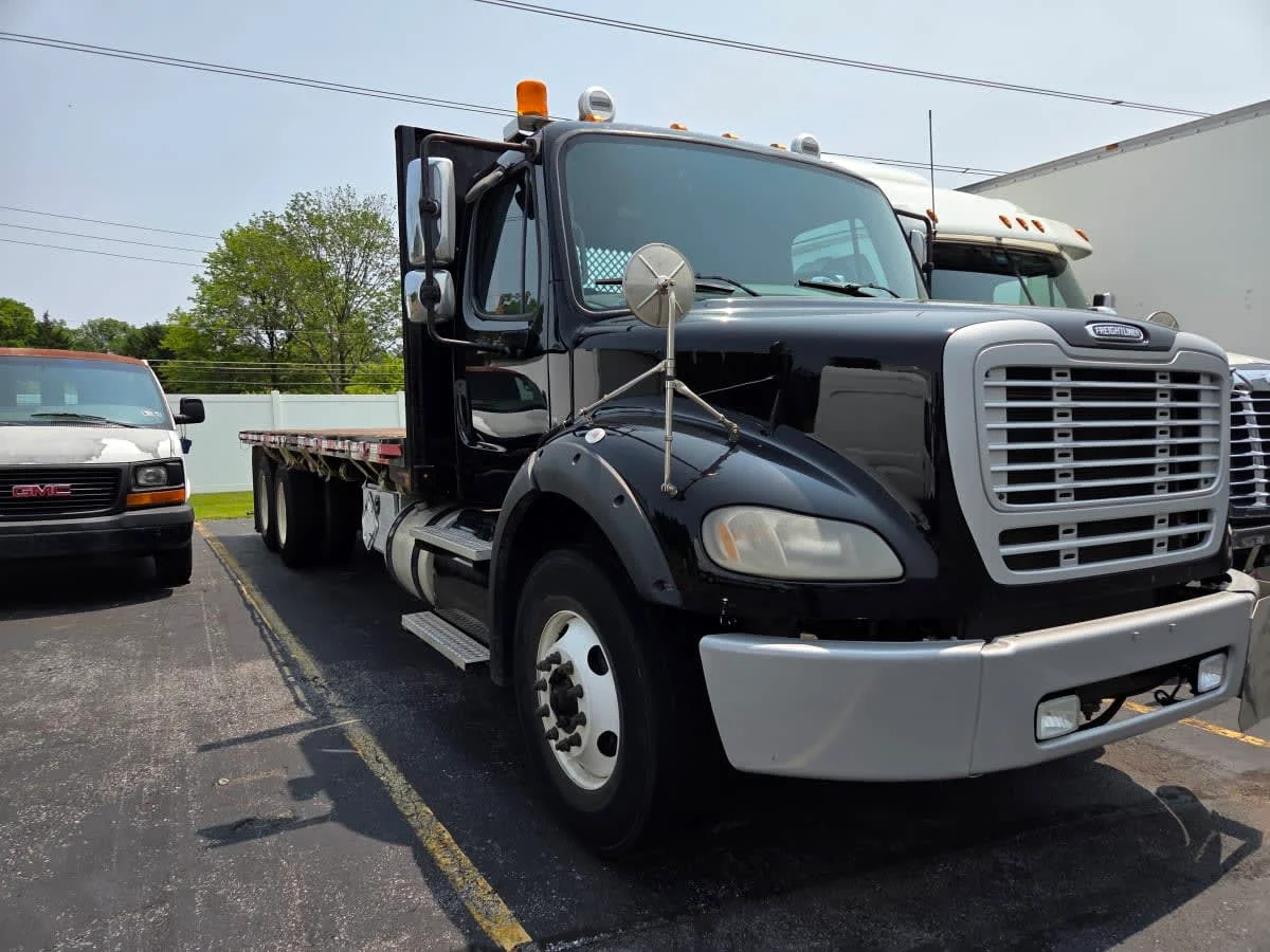 2016 Freightliner M2 112 - image 3