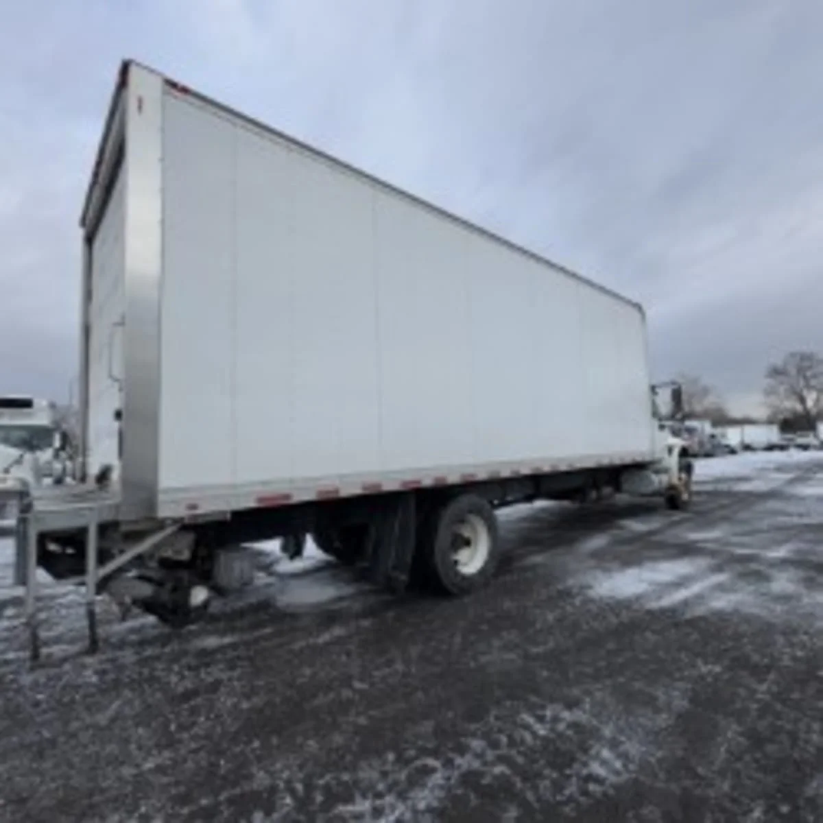 2019 International 4300 - image 4