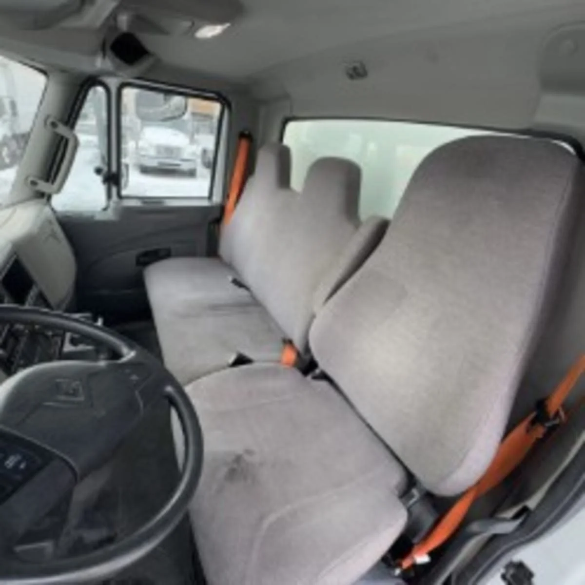 2019 International 4300 - image 7