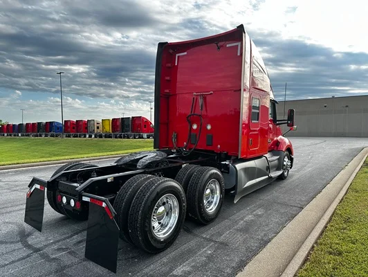 2022 Kenworth T680 in Joplin, MO — photo 3