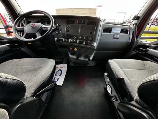 2022 Kenworth T680 in Joplin, MO — photo 17