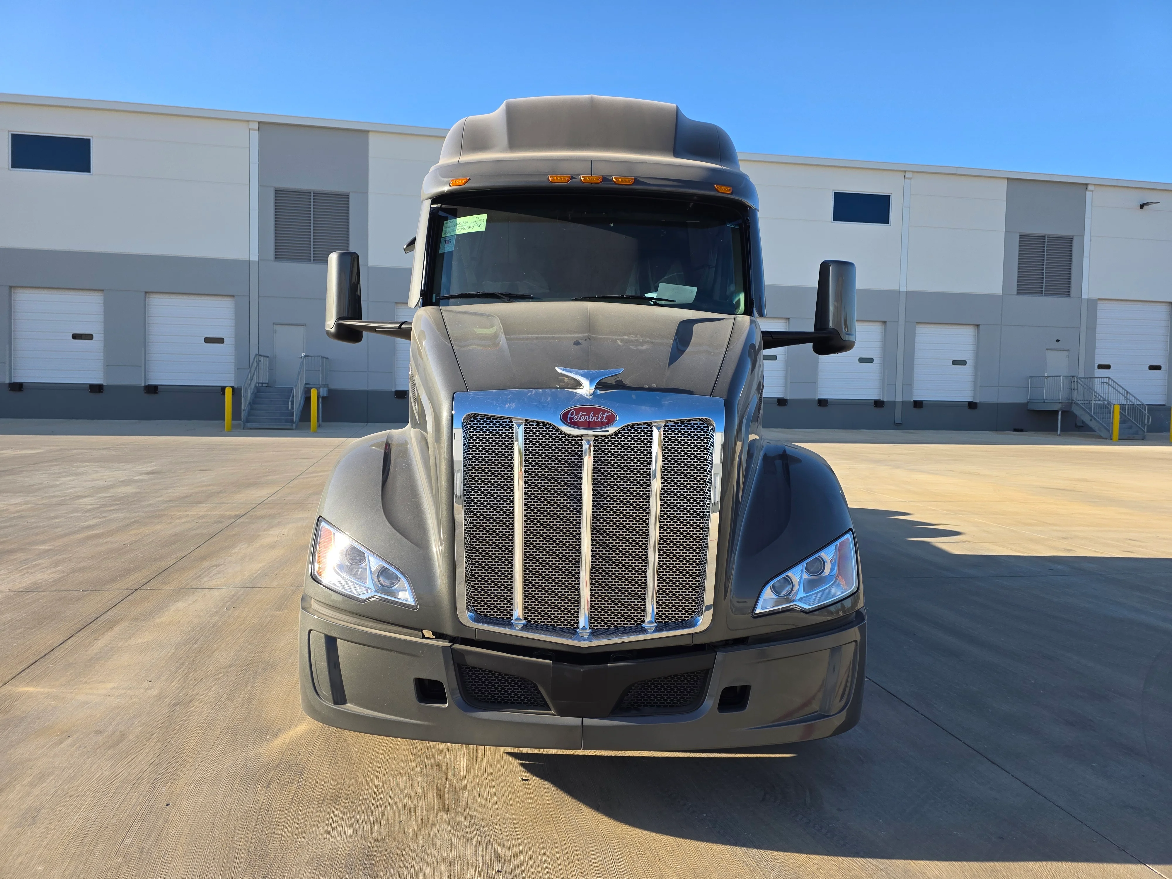 2027 Peterbilt 579 in Dayton, OH — photo 8