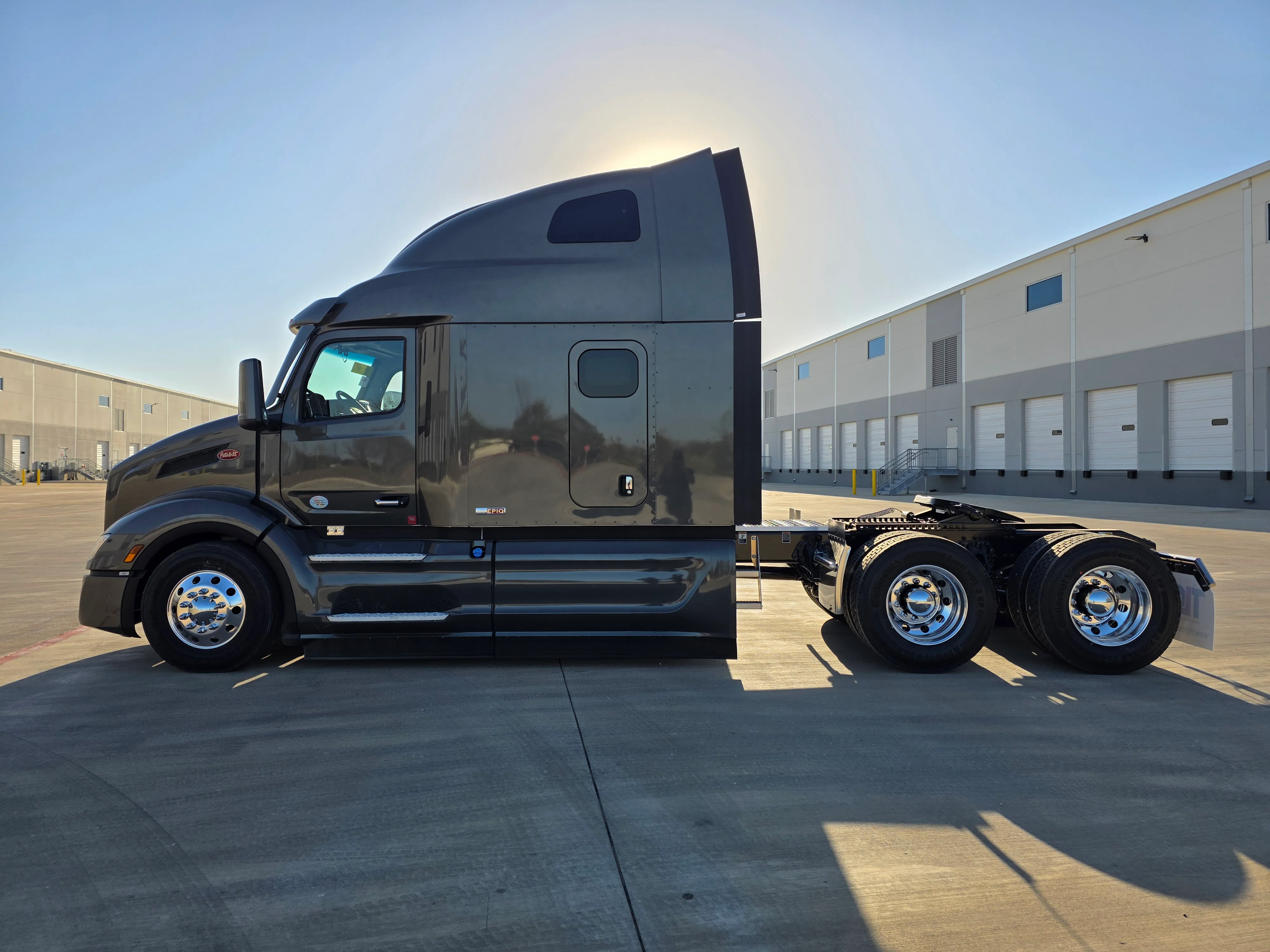 2027 Peterbilt 579 in Dayton, OH — photo 2