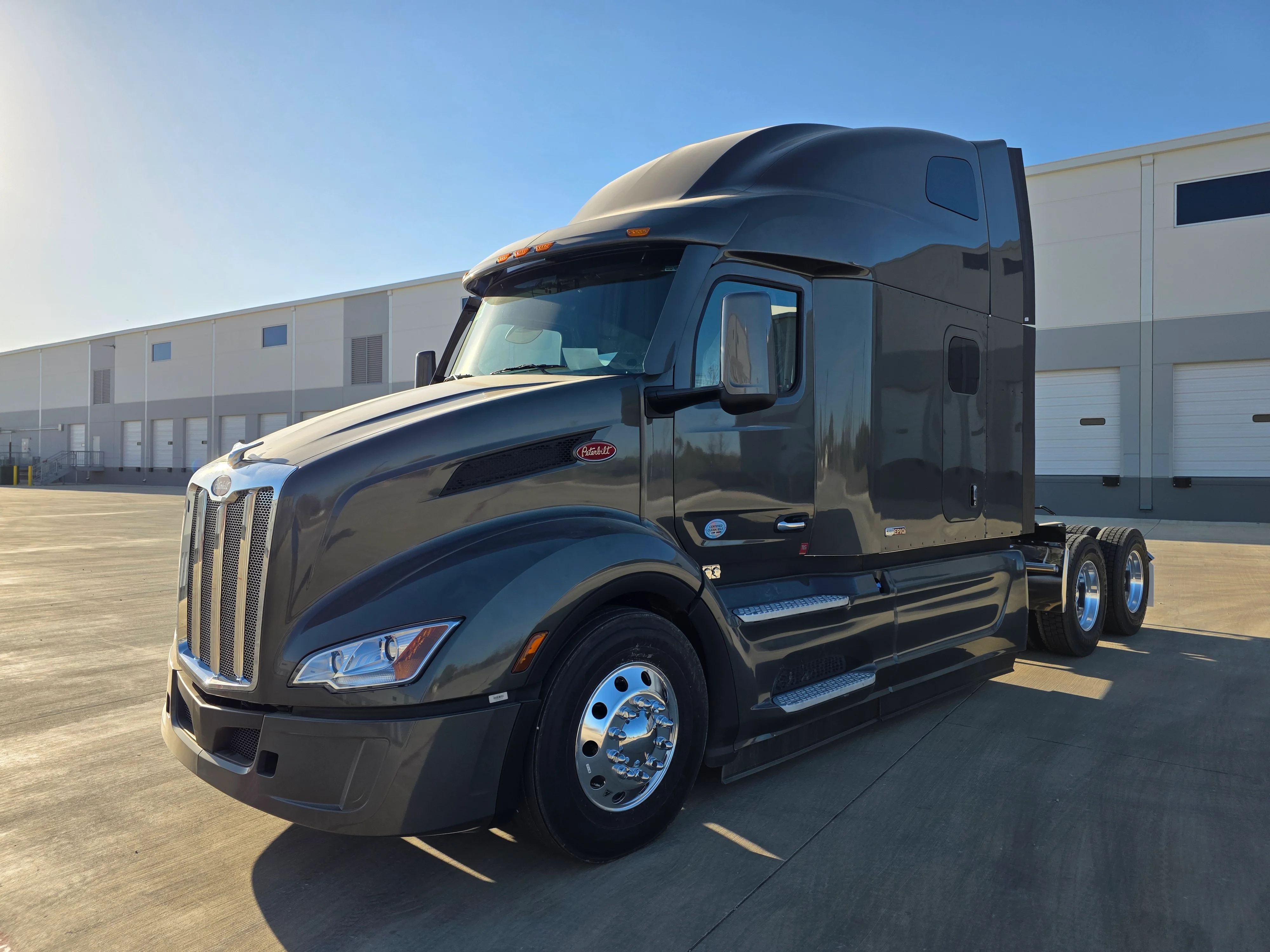 2027 Peterbilt 579