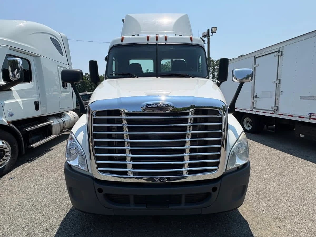 2018 Freightliner Cascadia in Ashland, VA — photo 2