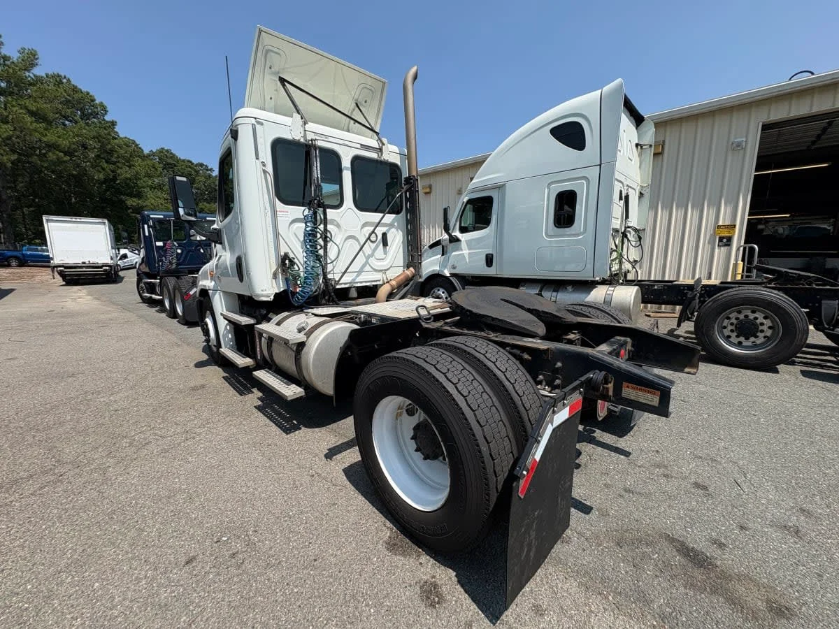 2018 Freightliner Cascadia in Ashland, VA — photo 6