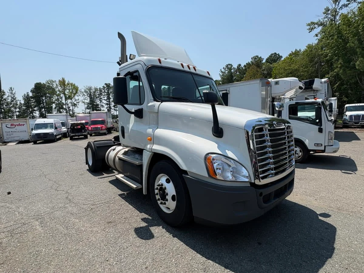 2018 Freightliner Cascadia in Ashland, VA — photo 3