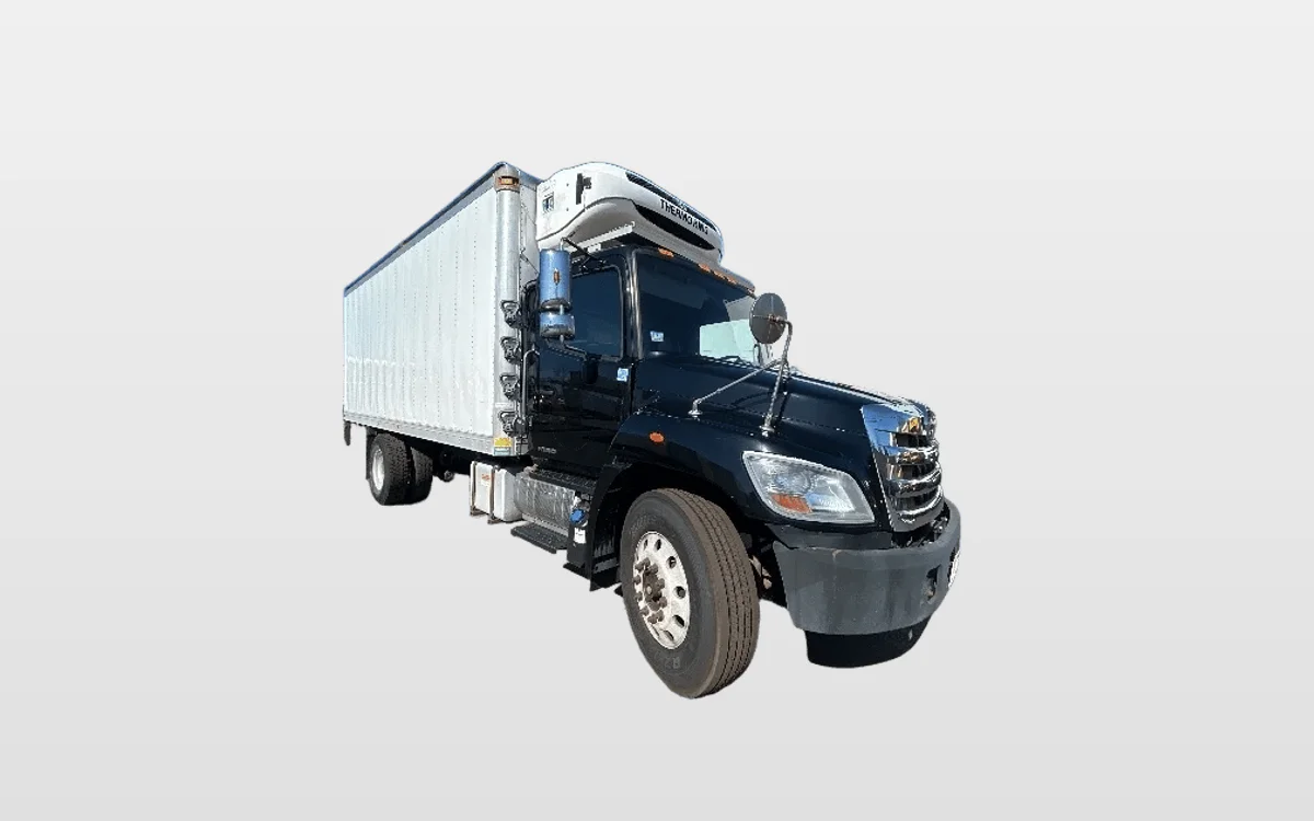 2020 Hino 268 - image 1