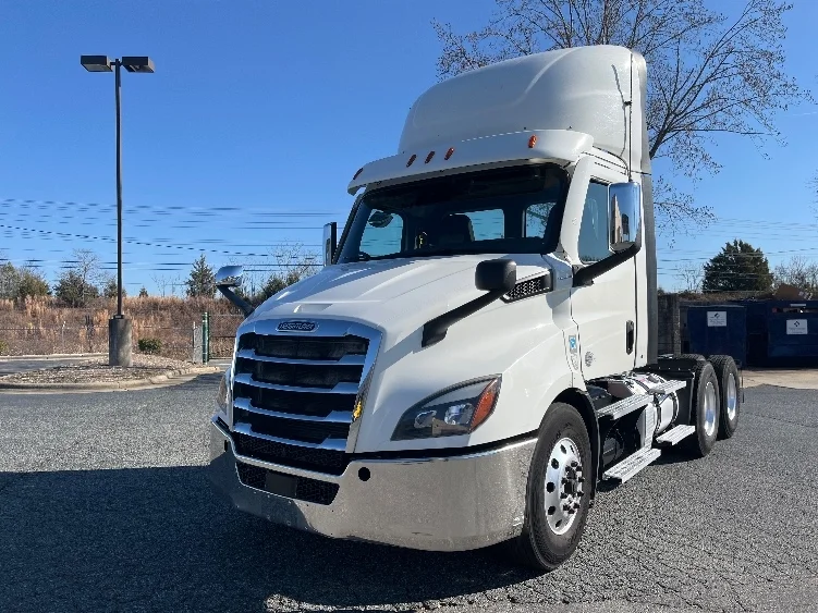 2021 Freightliner Cascadia in West Columbia, SC — photo 3