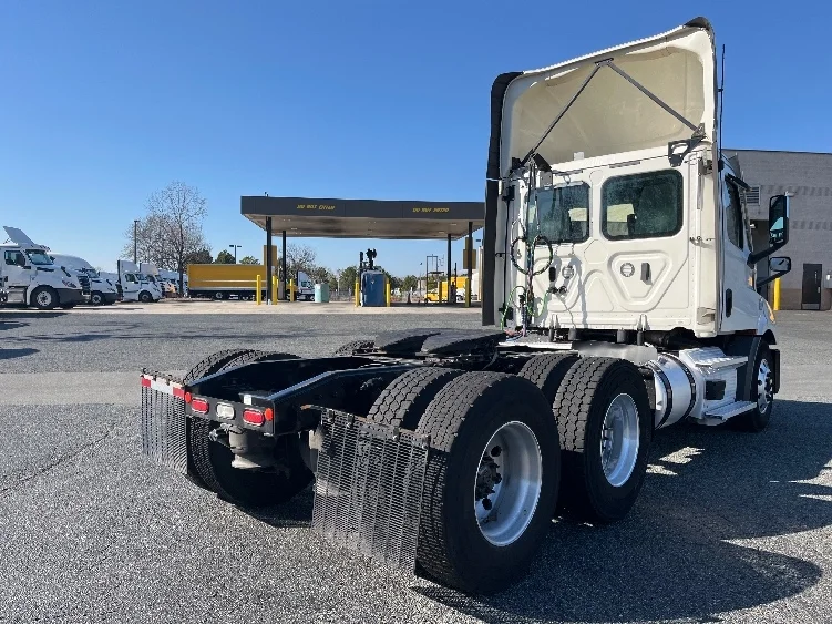 2021 Freightliner Cascadia in West Columbia, SC — photo 7