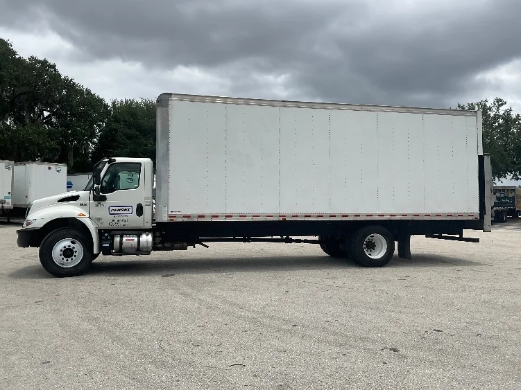 2020 International MV in Riviera Beach, FL — photo 4