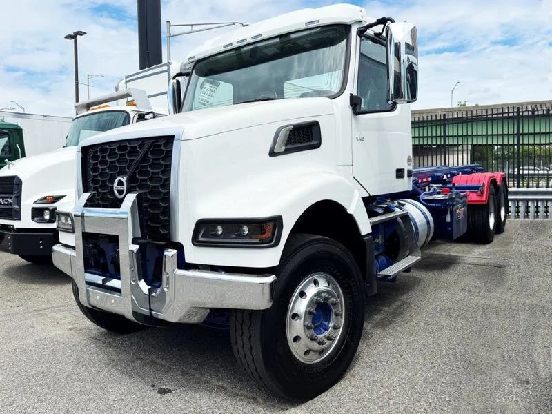 2025 Volvo VHD 300