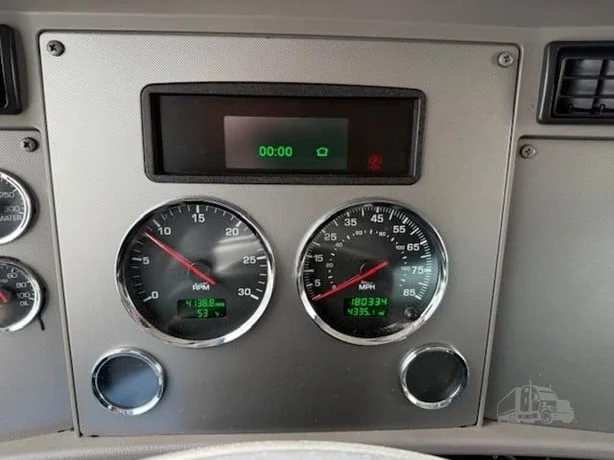 2021 Kenworth T370 - image 14