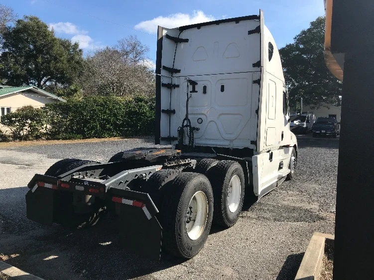 2023 Freightliner Cascadia in Ladson, SC — photo 7