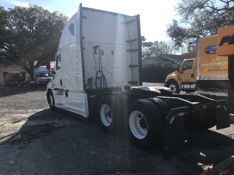2023 Freightliner Cascadia in Ladson, SC — photo 5