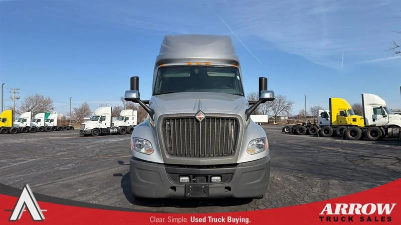 2022 International LT in Bolingbrook, IL