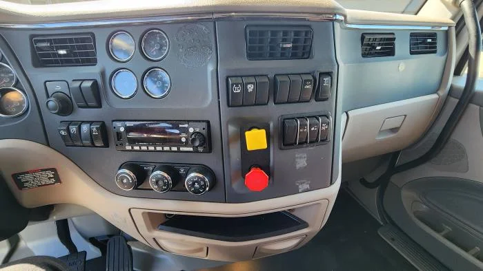 2022 Peterbilt 579 - image 21