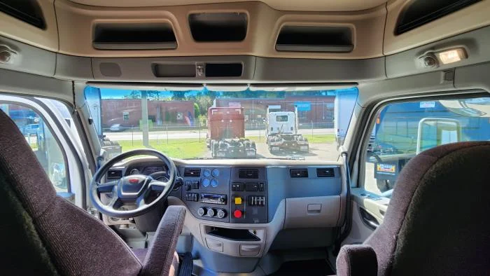 2022 Peterbilt 579 - image 19