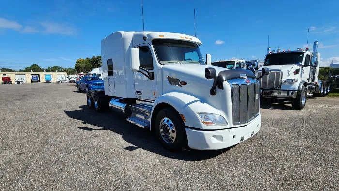 2022 Peterbilt 579 - image 8