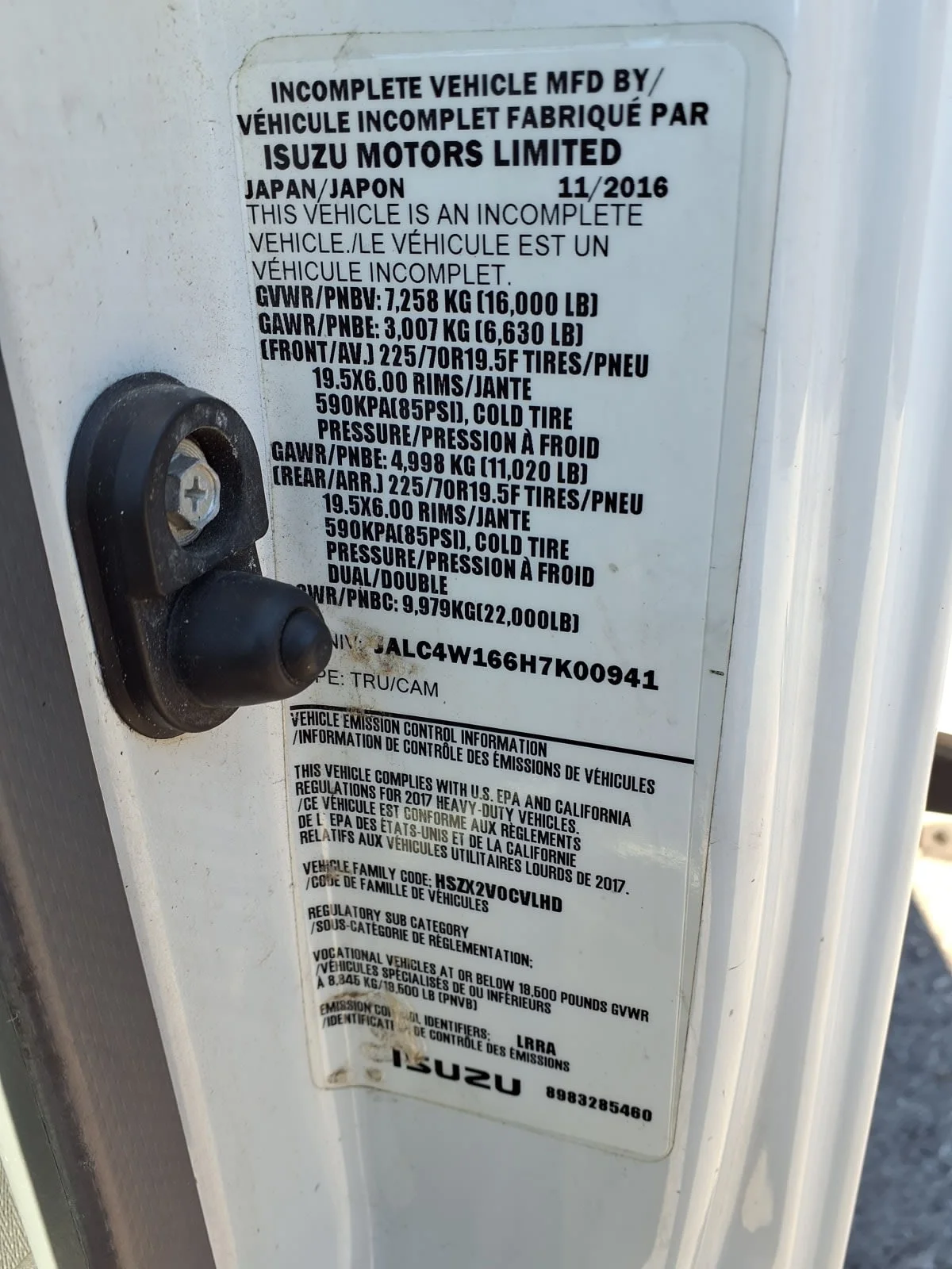 2017 Isuzu NPR - image 11