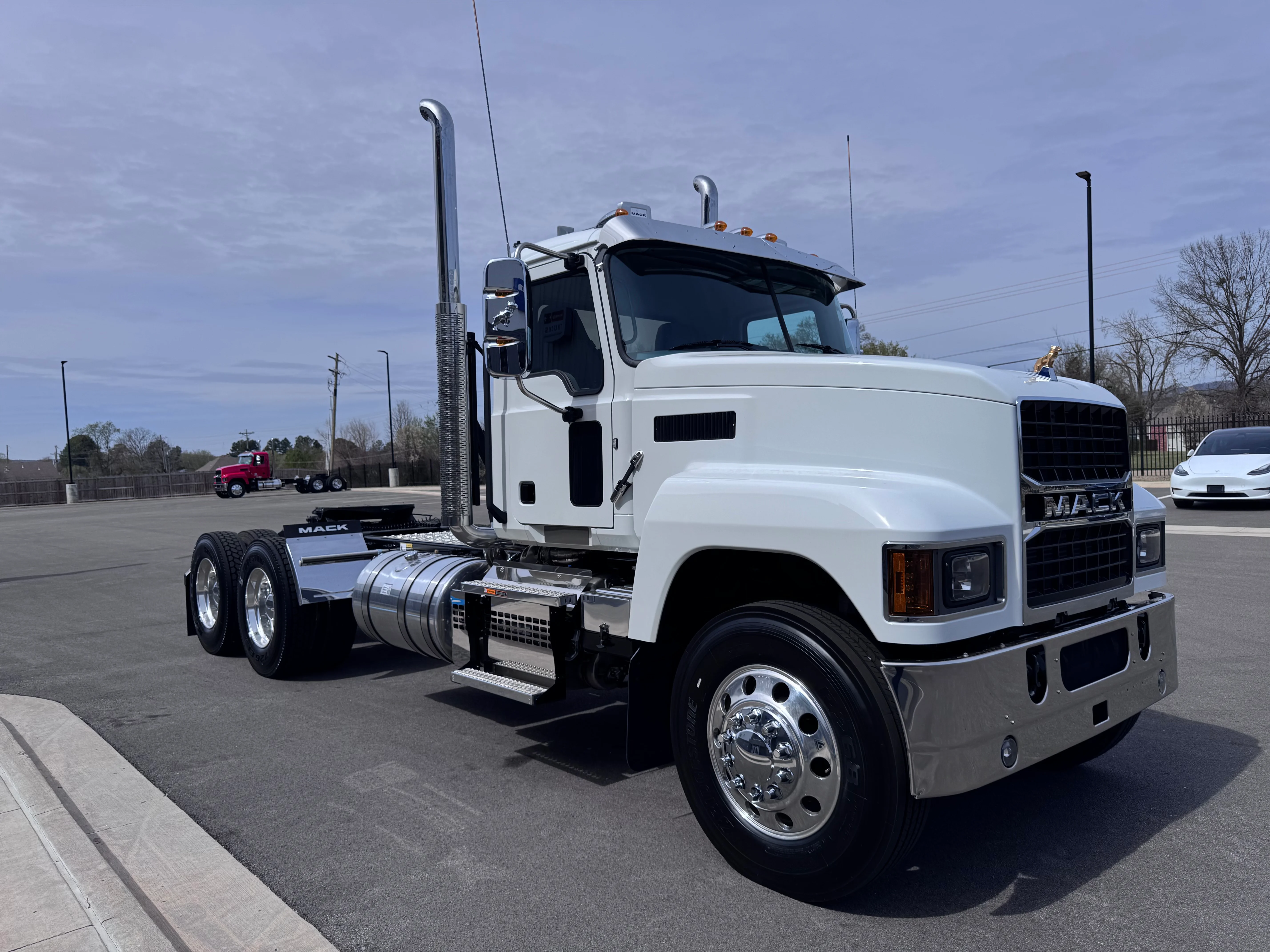 2027 Mack Pinnacle in Van Buren, AR — photo 3